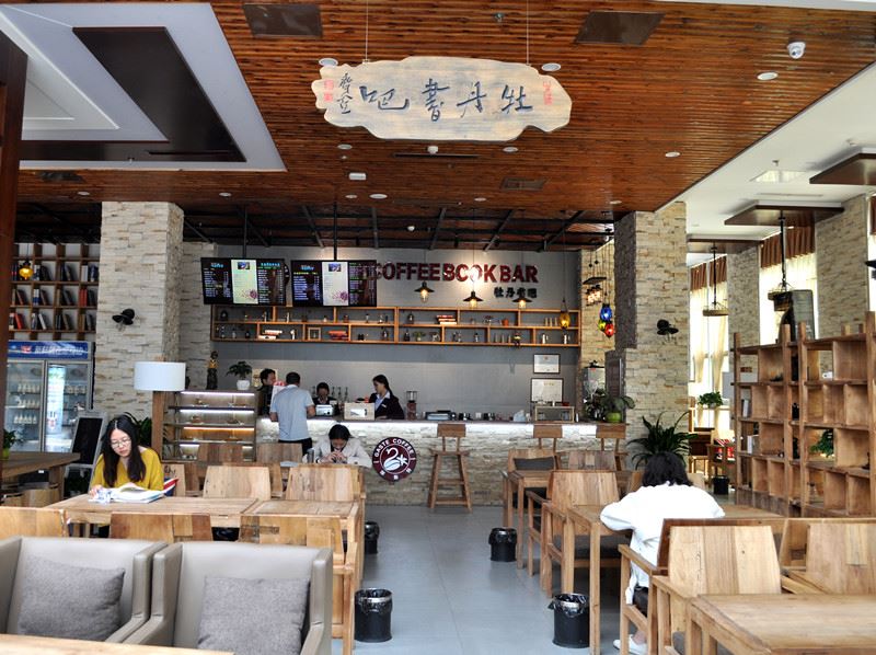 山東出版?zhèn)髅焦煞萦邢薰緝?nèi)容圖片展示