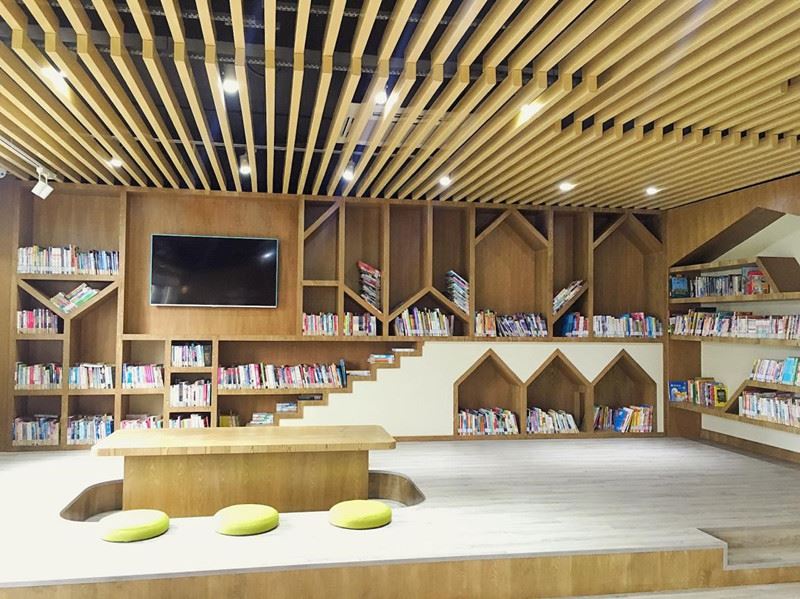 山東出版?zhèn)髅焦煞萦邢薰緝?nèi)容圖片展示