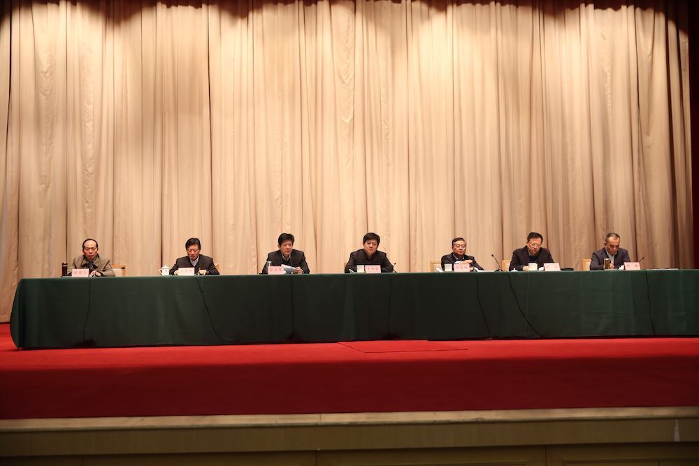 山東出版?zhèn)髅焦煞萦邢薰緝?nèi)容圖片展示