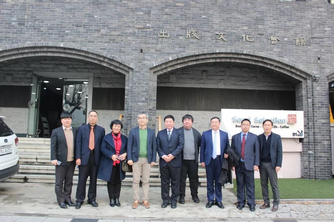 山東出版?zhèn)髅焦煞萦邢薰緝?nèi)容圖片展示