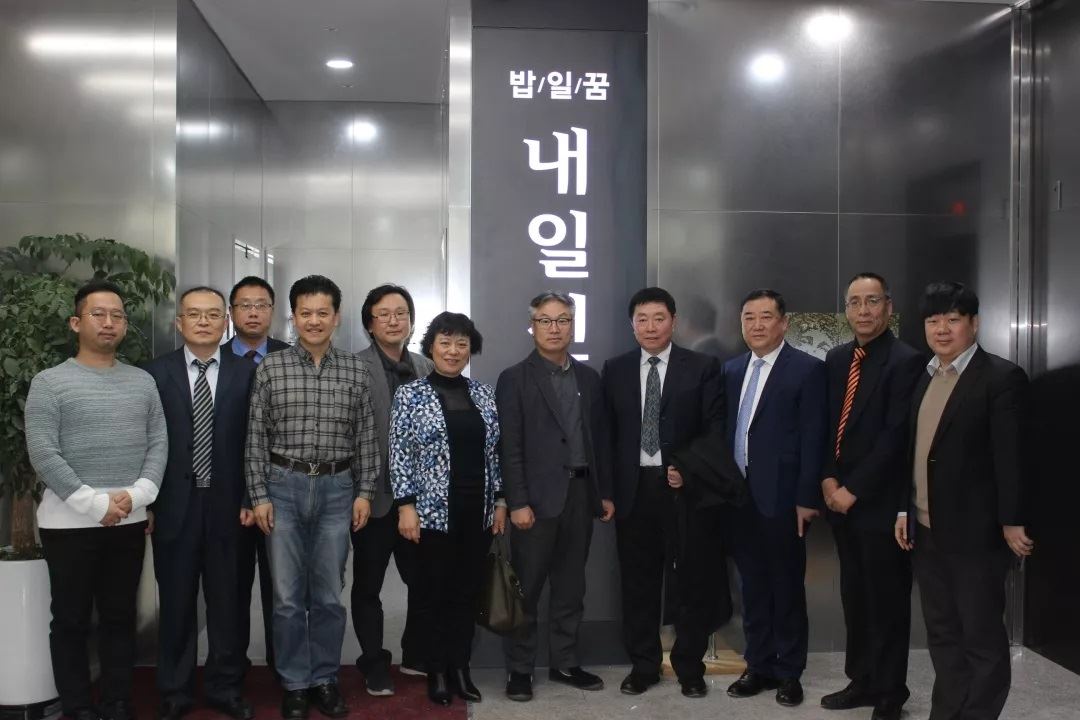 山東出版?zhèn)髅焦煞萦邢薰緝?nèi)容圖片展示