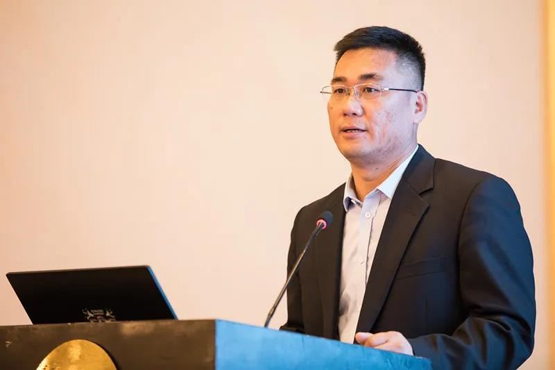 山東出版?zhèn)髅焦煞萦邢薰緝?nèi)容圖片展示