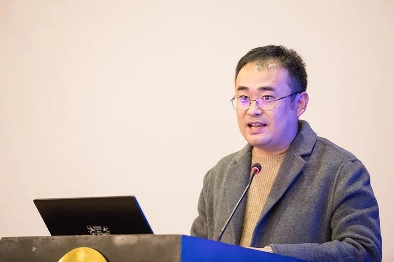 山東出版?zhèn)髅焦煞萦邢薰緝?nèi)容圖片展示